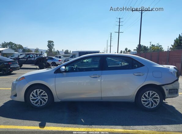 2T1BURHE3JC066597 2018 TOYOTA LL Silver 