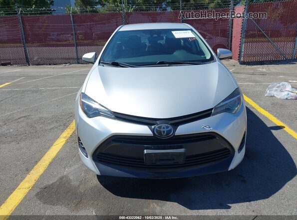 2T1BURHE3JC066597 2018 TOYOTA LL Silver 
