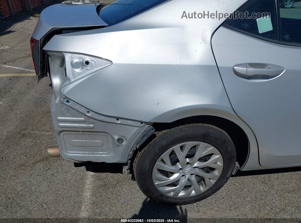 2T1BURHE3JC066597 2018 TOYOTA LL Silver 