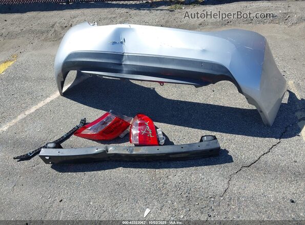 2T1BURHE3JC066597 2018 TOYOTA LL Silver 