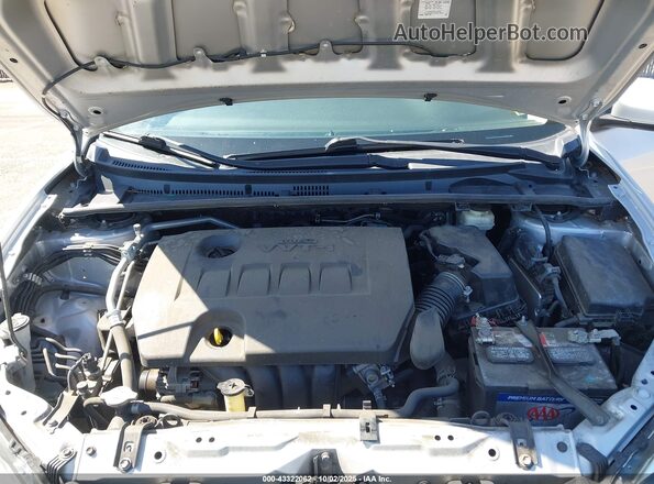 2T1BURHE3JC066597 2018 TOYOTA LL Silver 