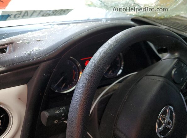 2T1BURHE7KC165005 2019 TOYOTA LL White ხელსაწყოთა პანელის ხედი
