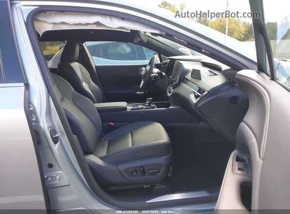 2T2BBMCA7SC089245 2025 LEXUS RX 350H Серебряный Вид салона спереди