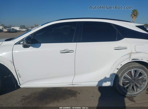 2T2BCMEA3RC011792 2024 LEXUS RX 500H White 