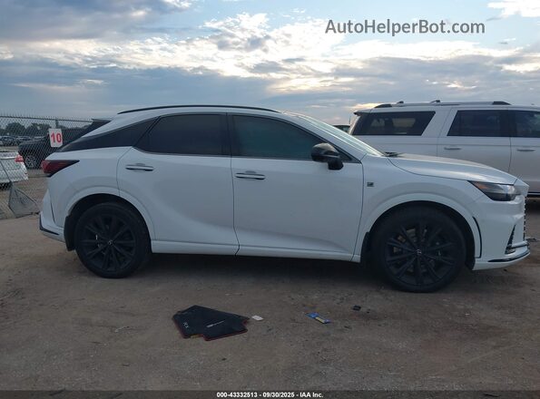2T2BCMEA5RC012782 2024 LEXUS RX 500H White Vista interior trasera