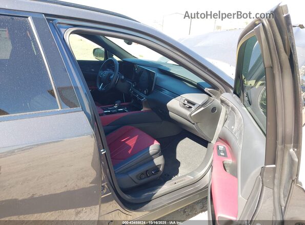 2T2BCMEA7RC017384 2024 LEXUS RX 500H Gray Vista interior delantera