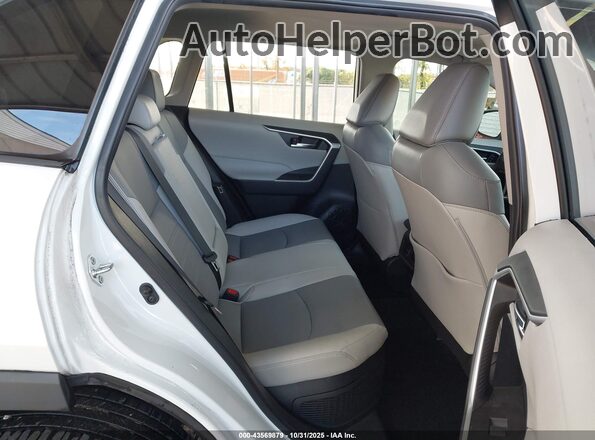 2T3B6RFV4MW023894 2021 TOYOTA LE White Vista de la etiqueta del VIN
