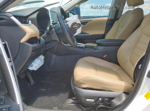 2T3C1RFVXPW282221 2023 TOYOTA LE White Front interior view