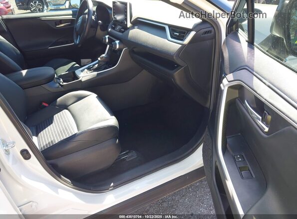 2T3E6RFV2MW016147 2021 TOYOTA RAV4 HYBRID White 