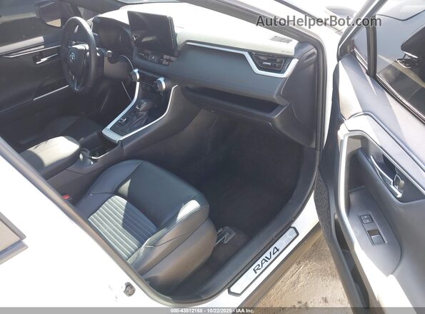 2T3E6RFV3RW061931 2024 TOYOTA RAV4 HYBRID White Front interior view