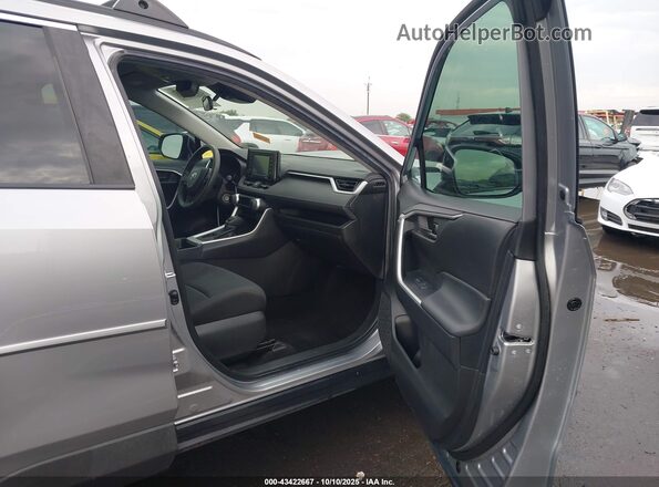 2T3H1RFV4LC050036 2020 TOYOTA LE Silver Widok wnętrza z przodu