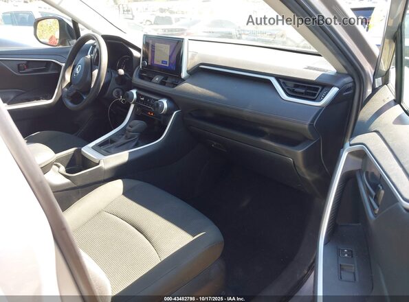 2T3H1RFV8PW278979 2023 TOYOTA LE Silver Widok wnętrza z przodu