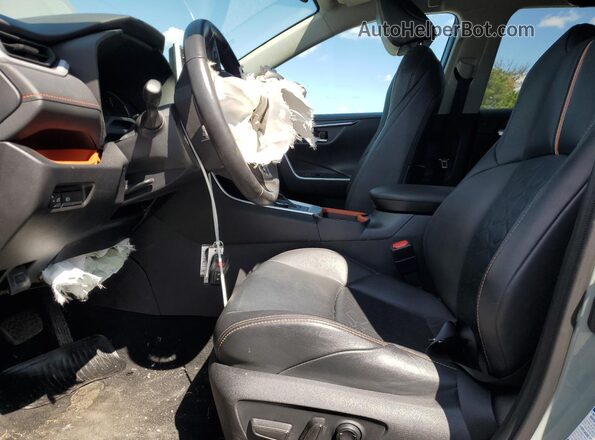 2T3J1RFV6MW203646 2021 TOYOTA RAV4 Gray Widok wnętrza z przodu