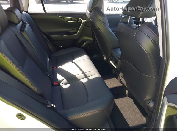 2T3J1RFV7LC072470 2020 TOYOTA RAV4 White Widok naklejki z numerem VIN