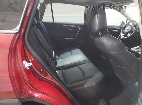 2T3N1RFV2PW358457 2023 TOYOTA LIMITED Red Widok wnętrza z tyłu