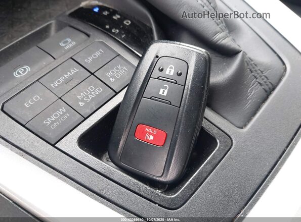 2T3P1RFVXSW550307 2025 TOYOTA LE Black Vista del salpicadero
