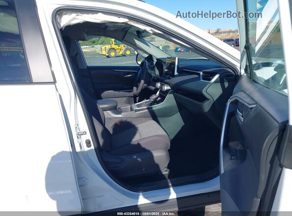 2T3W1RFV2RW330956 2024 TOYOTA LE White Vista interior delantera