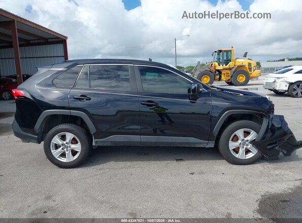 2T3W1RFV6MW140652 2021 TOYOTA LE Черный Вид задней части салона