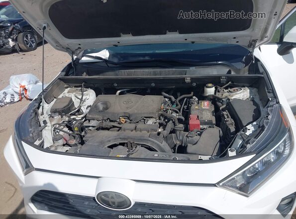 2T3W1RFV7LW070884 2020 TOYOTA LE Белый Вид сзади