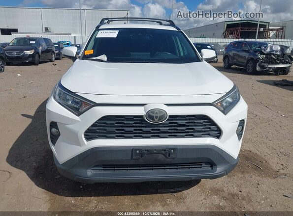 2T3W1RFV7LW070884 2020 TOYOTA LE Белый Вид щитка приборов