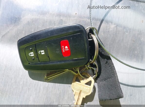 2T3W1RFV7LW070884 2020 TOYOTA LE Белый Вид панели приборов
