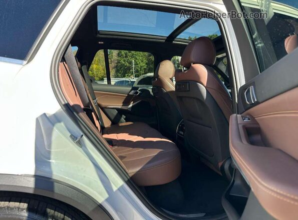 5UXCR6C08LLL66453 2020 BMW X5 White Вид панелі приладів
