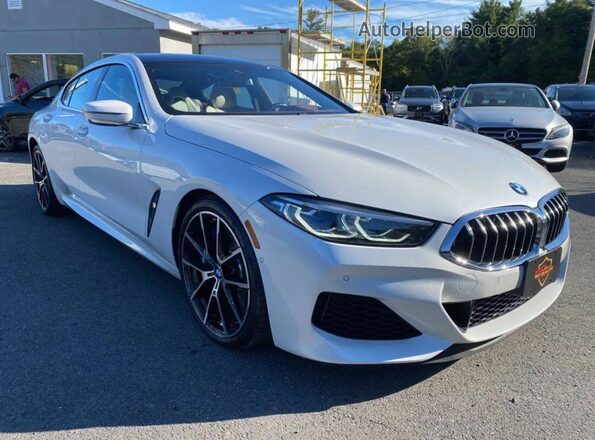 WBAGV8C01MCG76388 2021 BMW M8 White Trasero izquierdo