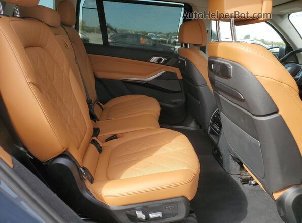 5UX23EM07P9N84716 2023 BMW X7 Gray Вид підкапотного простору