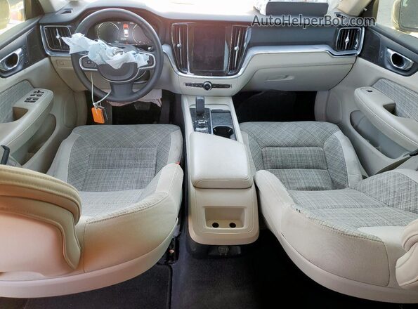 7JRL12FZ2NG174342 2022 VOLVO S60 Silver ხელსაწყოთა პანელის ხედი