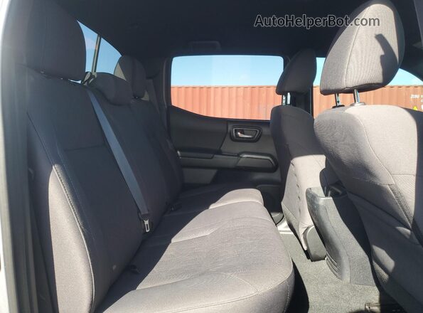 5TFAZ5CN6KX078162 2019 TOYOTA LE Silver 