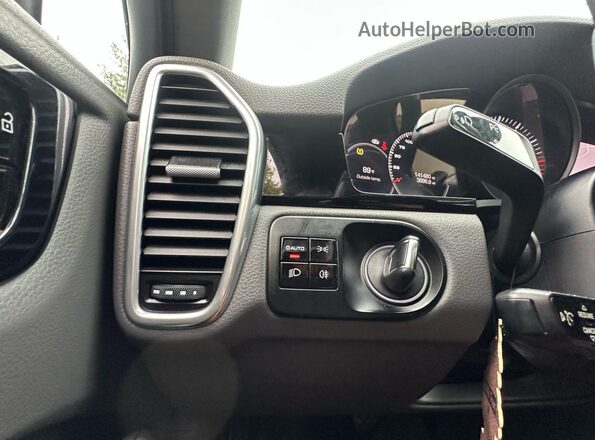 WP1AA2AY7LDA05841 2020 PORSCHE CAYENNE Black Widok wnętrza 360 stopni