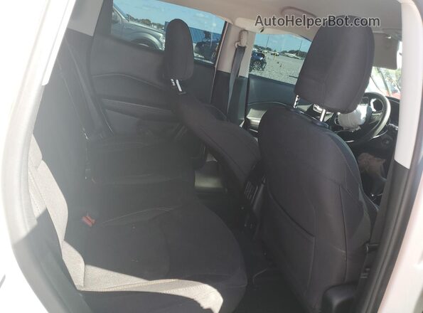 3C4NJCAB7LT159058 2020 JEEP COMPASS White Вид задніх сидінь