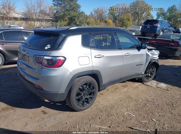 3C4NJCBB1NT234807 2022 JEEP COMPASS Silver Trasero derecho