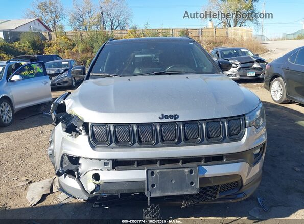 3C4NJCBB1NT234807 2022 JEEP COMPASS Silver Vista del cuadro de instrumentos