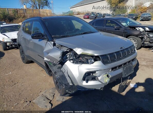 3C4NJCBB1NT234807 2022 JEEP COMPASS Silver Vista frontal
