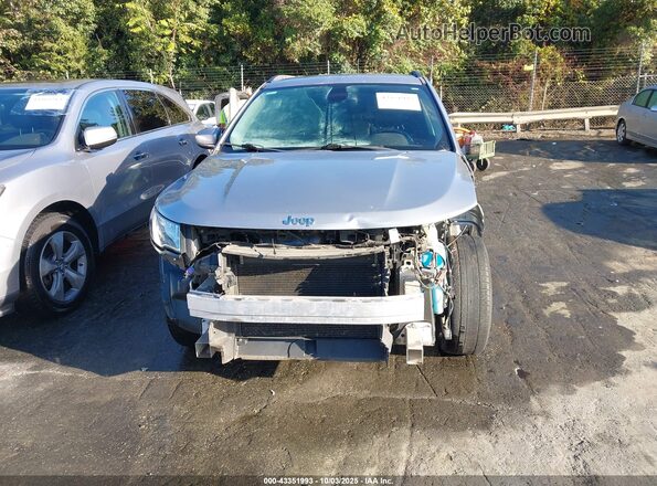 3C4NJCBB3JT362489 2018 JEEP COMPASS Silver Սարքավորումների վահանակի տեսք
