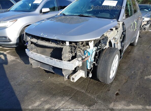3C4NJCBB3JT362489 2018 JEEP COMPASS Silver Դիմացի տեսք