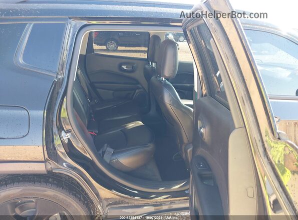3C4NJCBB6LT133761 2020 JEEP COMPASS Black Вид наклейки з VIN-кодом