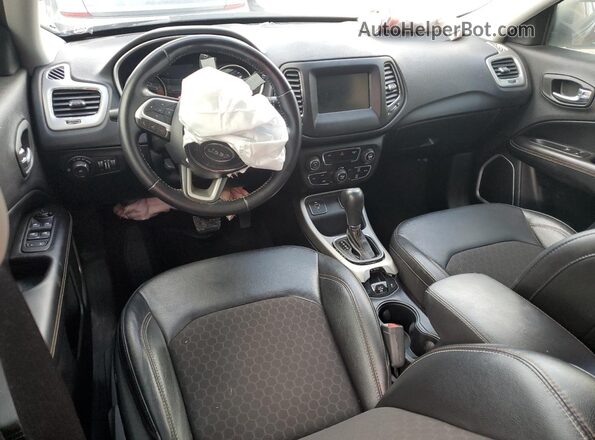 3C4NJCBB9LT135908 2020 JEEP COMPASS Black Widok deski rozdzielczej