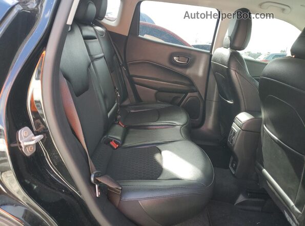 3C4NJCBB9LT135908 2020 JEEP COMPASS Black Widok tylnych siedzeń