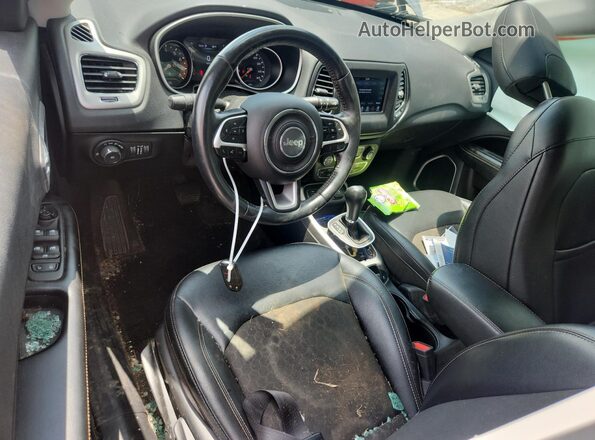 3C4NJCBB9LT159013 2020 JEEP COMPASS Silver Вид панелі приладів