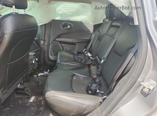 3C4NJCBB9LT159013 2020 JEEP COMPASS Silver Вид задніх сидінь