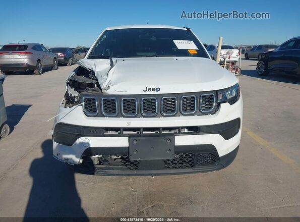 3C4NJDAN2RT140524 2024 JEEP COMPASS White Widok wnętrza z tyłu