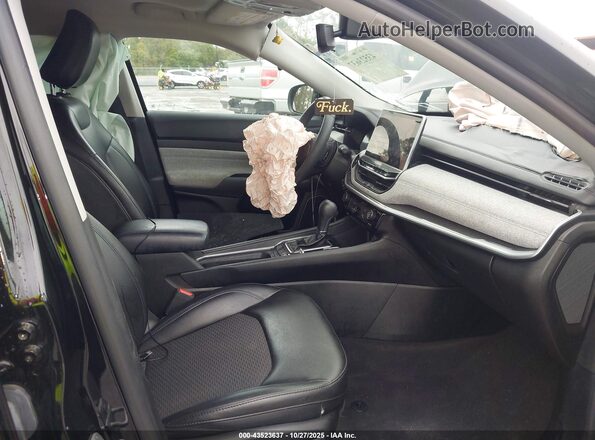 3C4NJDBB1NT228740 2022 JEEP COMPASS Черный Вид салона спереди
