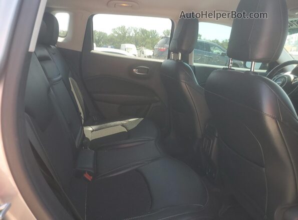 3C4NJDBB5LT143199 2020 JEEP COMPASS Silver Vista interior trasera
