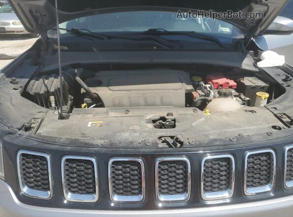 3C4NJDBB5LT143199 2020 JEEP COMPASS Silver Vista del compartimento del motor