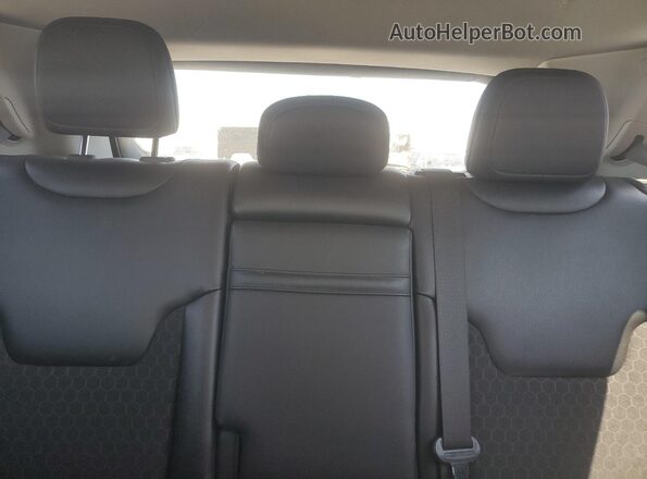 3C4NJDBB5LT143199 2020 JEEP COMPASS Silver Vista de los asientos traseros