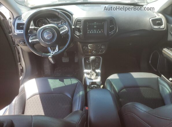 3C4NJDBB5LT143199 2020 JEEP COMPASS Silver Vista del salpicadero