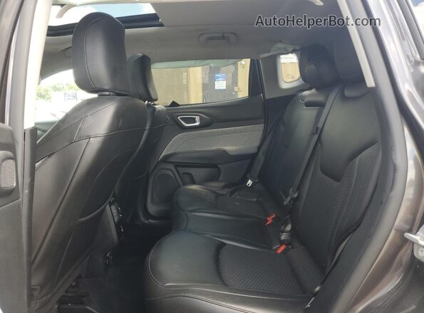 3C4NJDBB5NT120699 2022 JEEP COMPASS Gray Widok wnętrza z tyłu