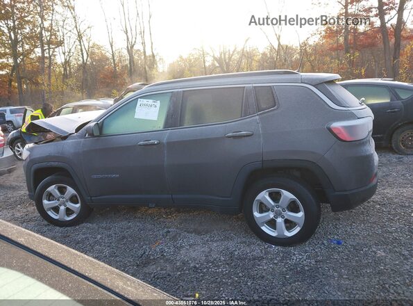 3C4NJDBB8JT366401 2018 JEEP COMPASS Gray Widok wnętrza z tyłu